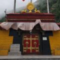 파바사는 중-네팔 국경에 위치한 네팔식 건축 양식의 사원으로, 티베트의 역사와 문화를 간직한 중요한 문화재입니다.
