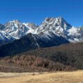 백마설산 야커우(白马雪山垭口), 장엄한 설산과 신비로운 일출의 절경