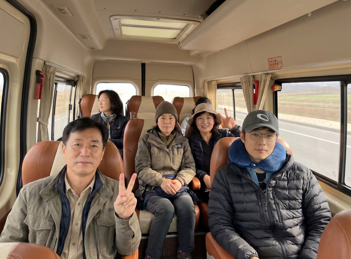 tibet tour group inside van 티벳여행 전문 현지여행사