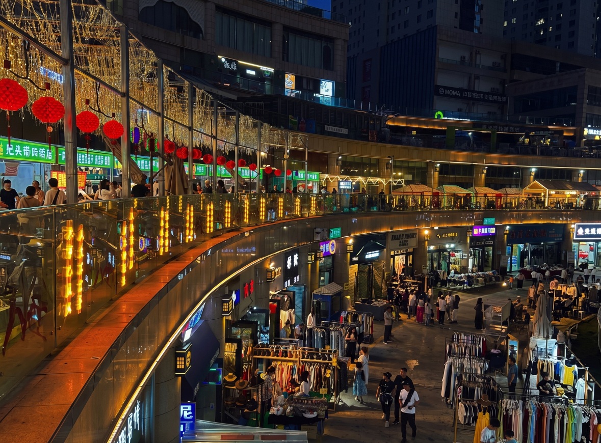night market shopping street lights 티벳여행 전문 현지여행사