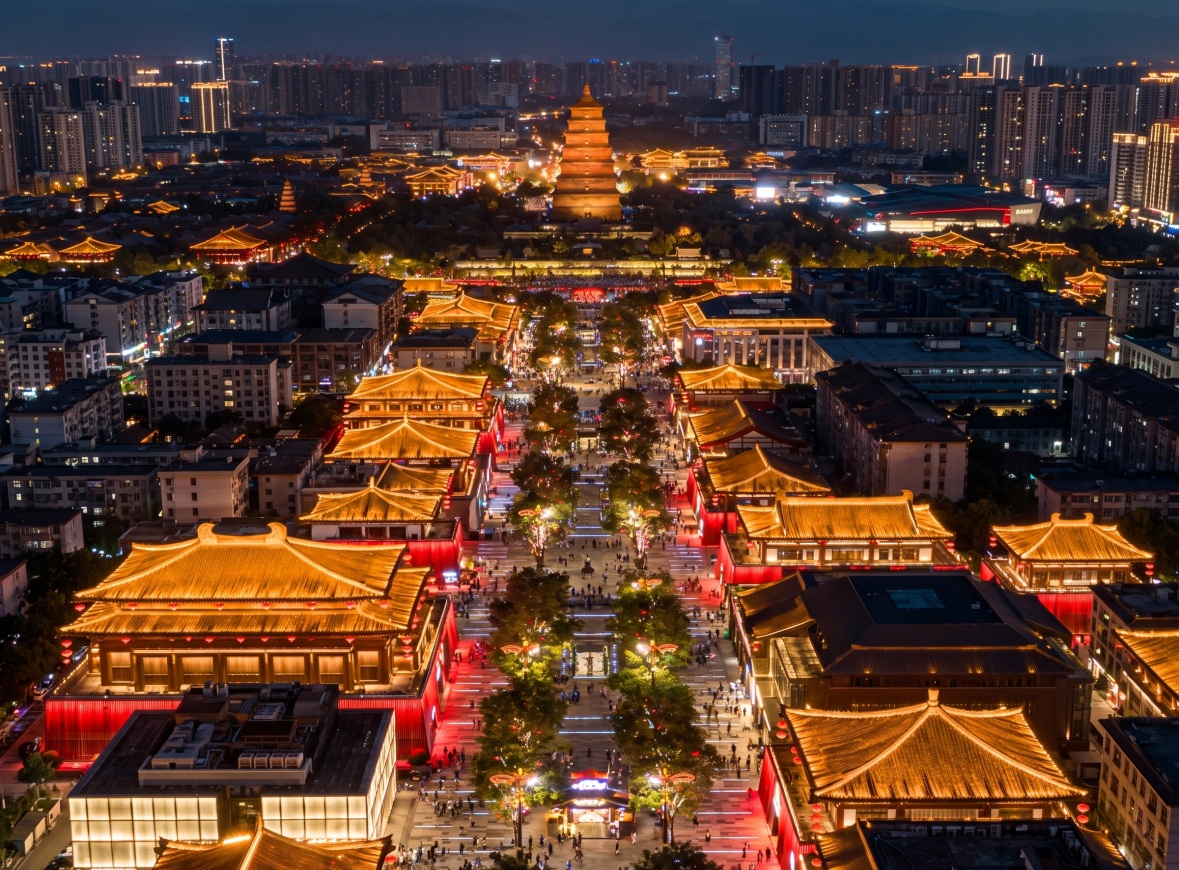xian night cityscape lit buildings 티벳여행 전문 현지여행사