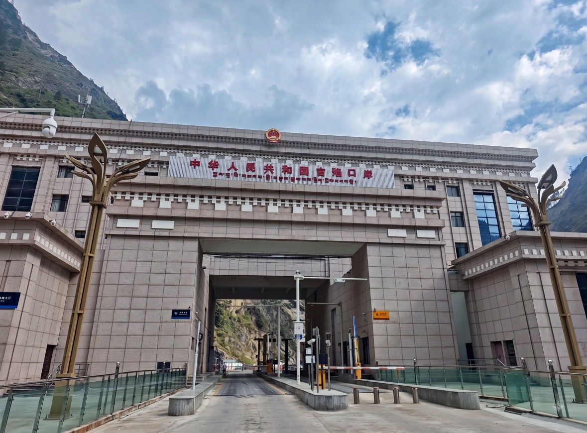 tibet border crossing building 티벳여행 전문 현지여행사